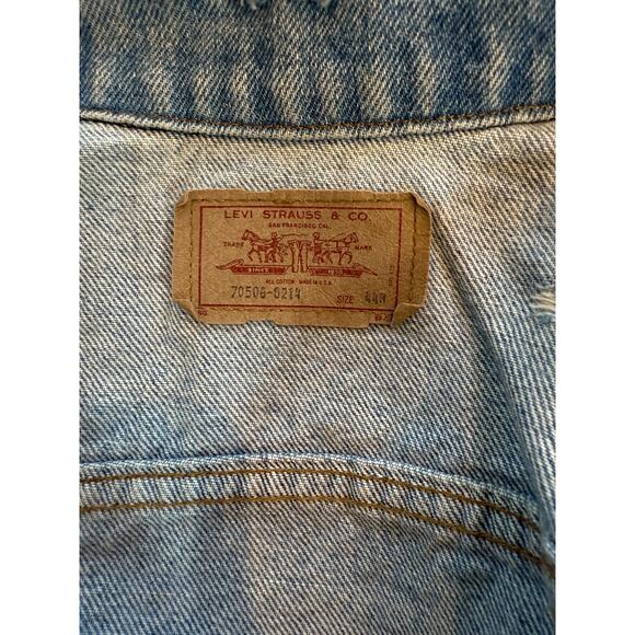 Vintage Levi’s Cropped Distressed Jean Jacket — Women’s S/M - Picture 7 of 8